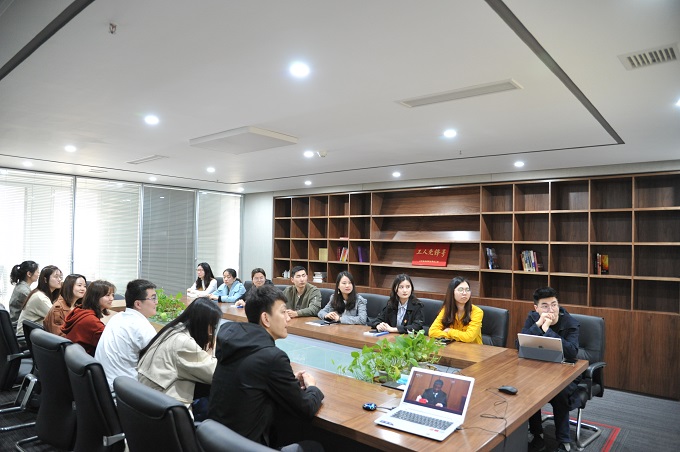 汇鸿集团团委组织青年员工集中收看纪念五四运动100周年大会